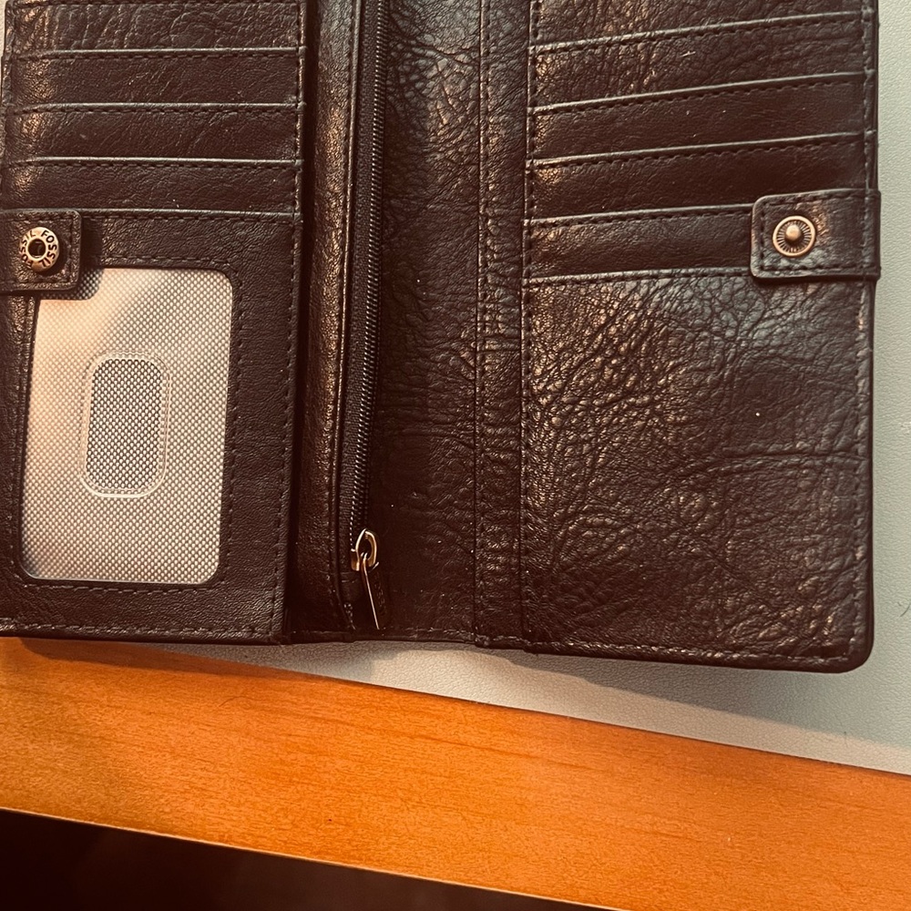 Fossil wallet.